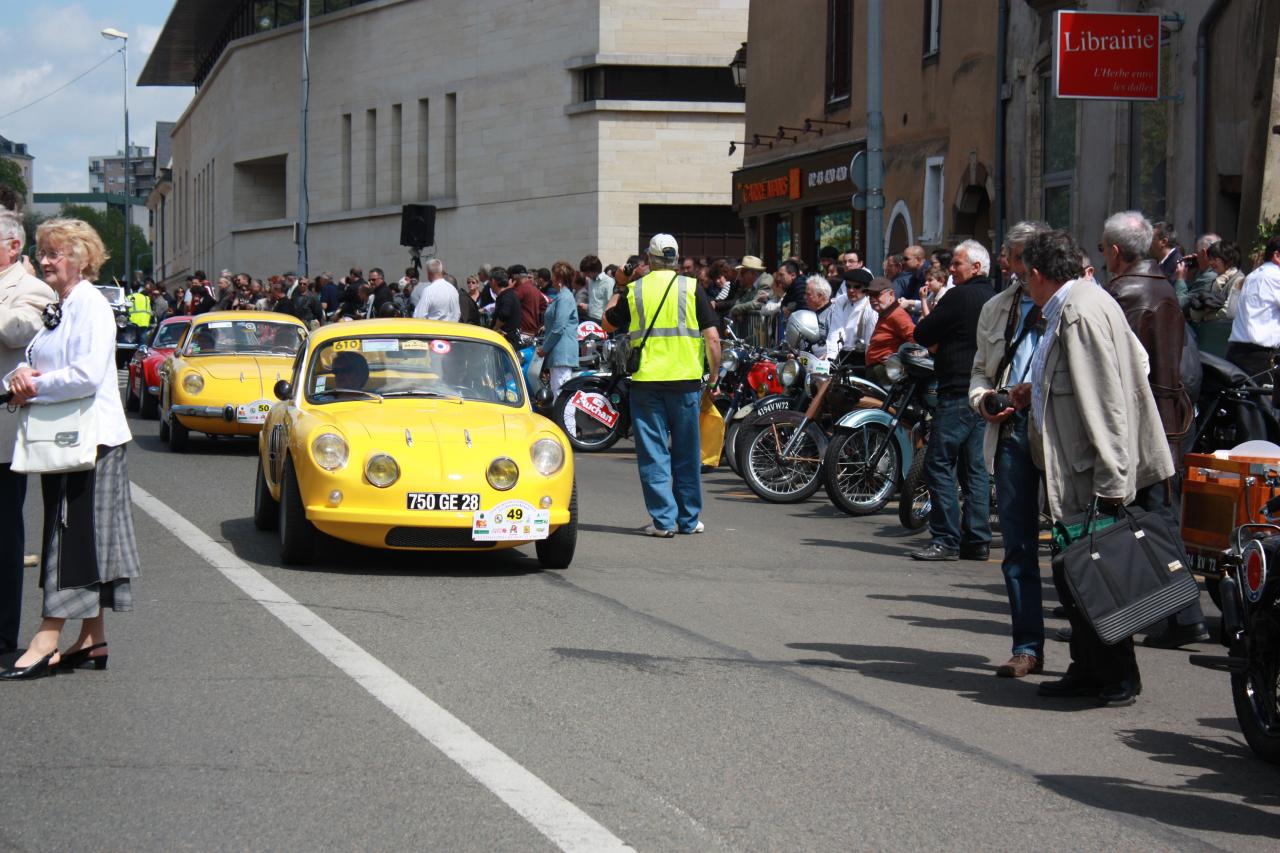 Alpine A106