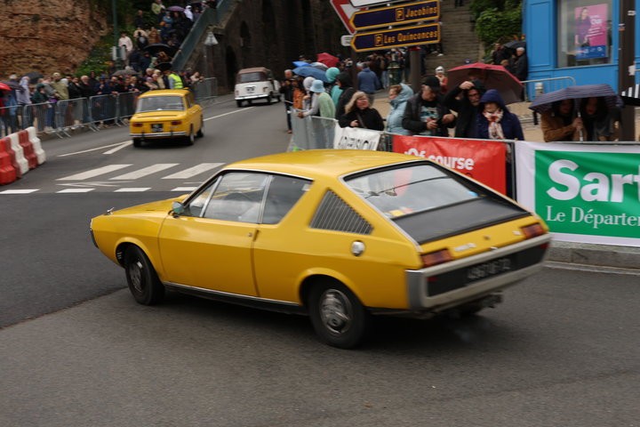 777a5885