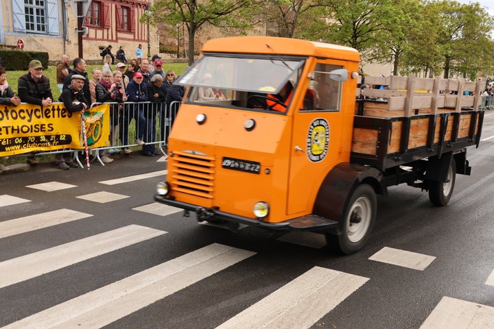 777a6085